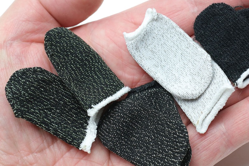 YUBISAKIと似た商品をAmazonでいくつか購入。結果から言えばYUBISAKIと同様の機能性があり、より安い価格で購入できました。ただし、つくりがあまり良くなく、指を入れる部分がほつれやすかったり、本体が裂けやすかったり、耐久性が低い個体が混ざっていたりしました。