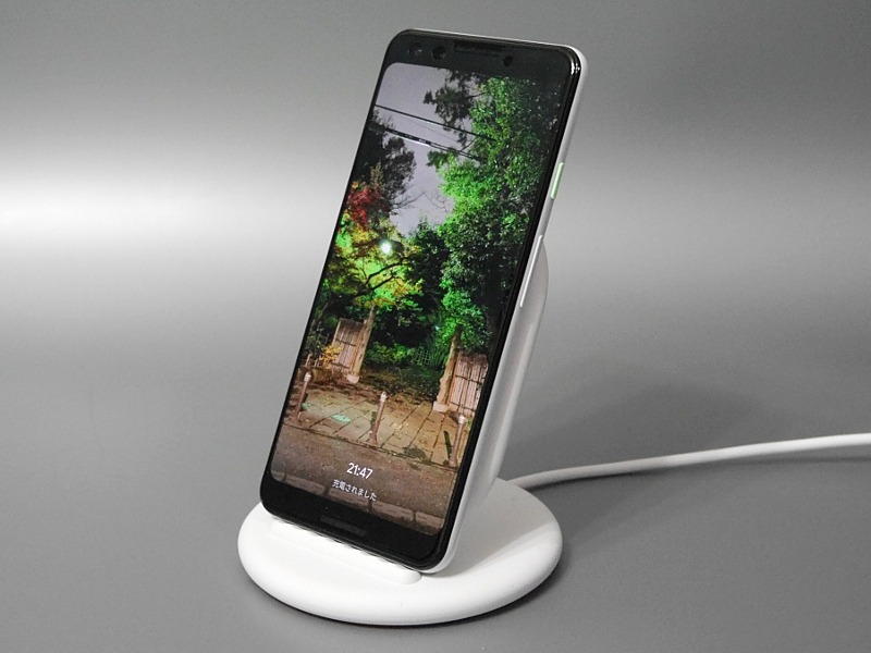 指定した内蔵の写真をローテーション表示するフォトフレーム機能も使える