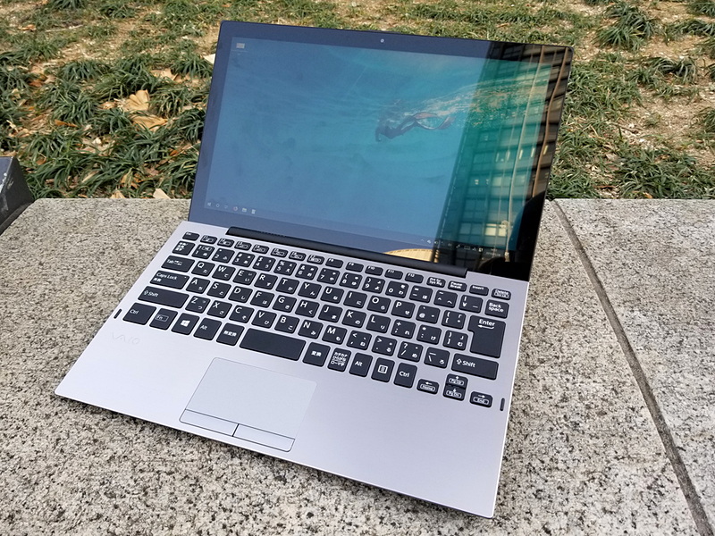 VAIO A12