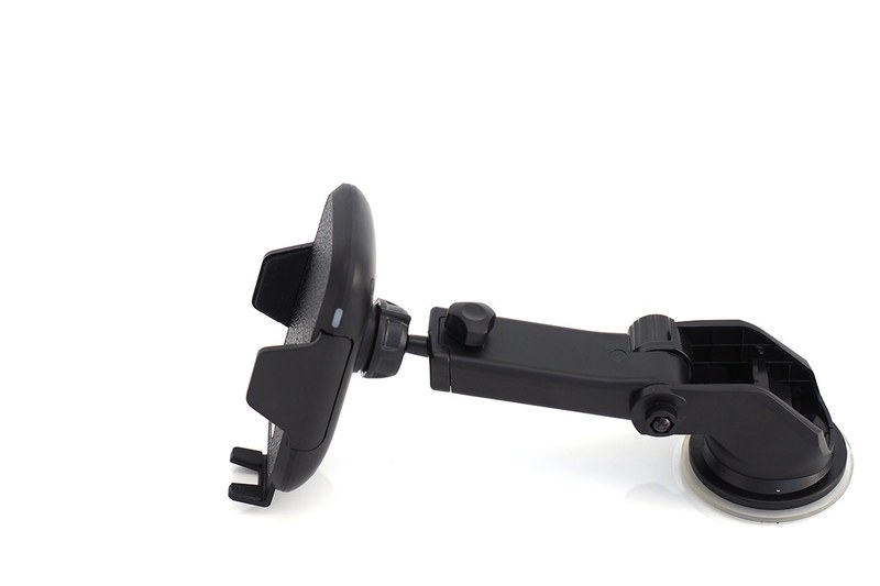 アーム型ホルダーを逆側に展開すれば、吸盤・ホルダー間の距離をさらに離すこともできます。