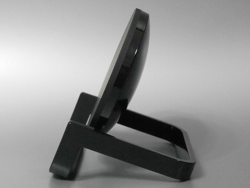 横から見たところ。角度の調整はできない