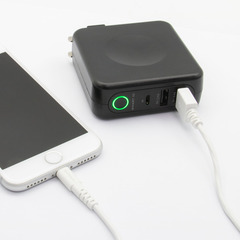 コンセントプラグ付きで6700mAhのモバイルバッテリー、オウルテック