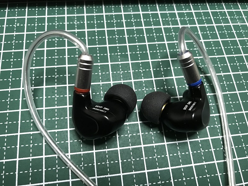 筆者が使っている組み合わせ。SONY トリプルコンフォートイヤーピースを選んだのは、低音の量感を少なくして、軽い装着感が理由だ