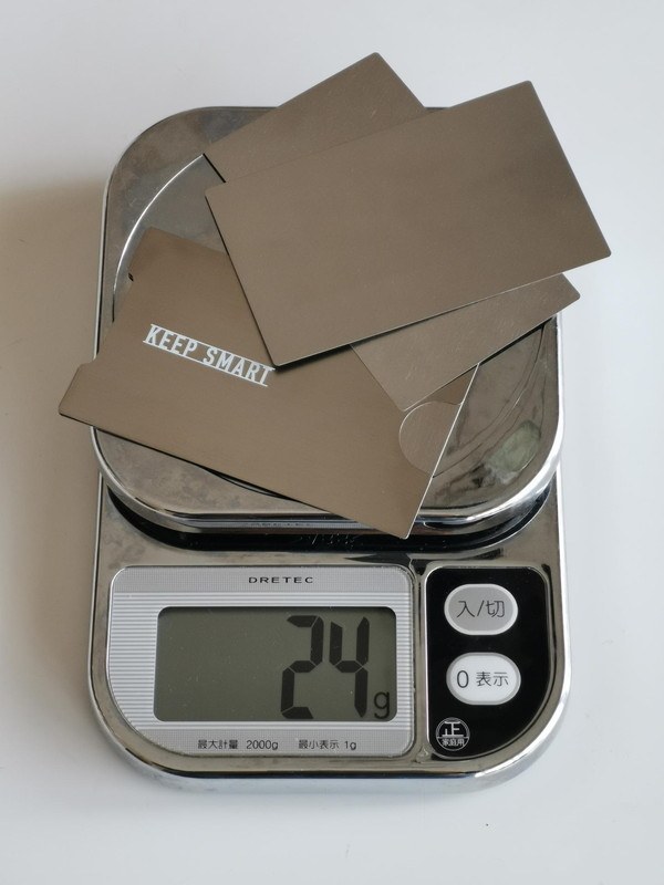 軽いとは言っても丈夫なステンレスなので、重さは24gある