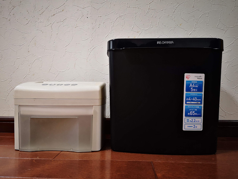 新旧サイズ比較。左はこれまで使っていたもの。右が今回購入した「P5GCX」。「定格時間2分間」という表記が頼もしい