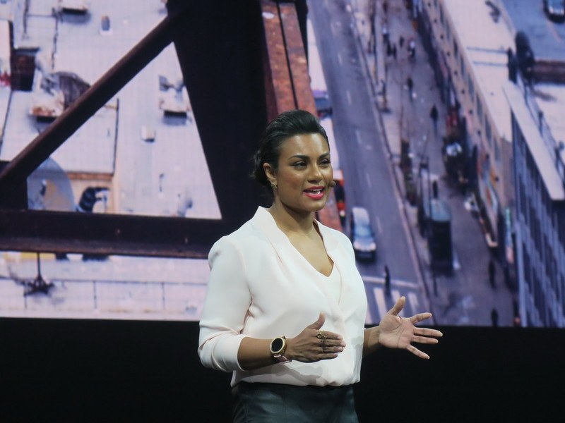 Galaxy S10シリーズの説明を担当したサムスンのProduct MarketingのDirectorのSuzzane De Silva氏
