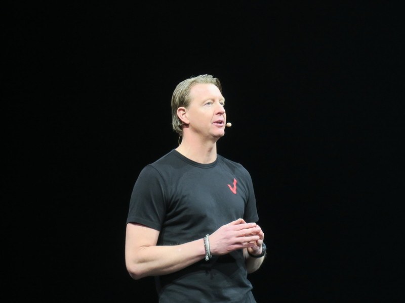 Galaxy S10 5Gの導入を表明した米VerizonのCEO、Hans Vestberg氏が登壇