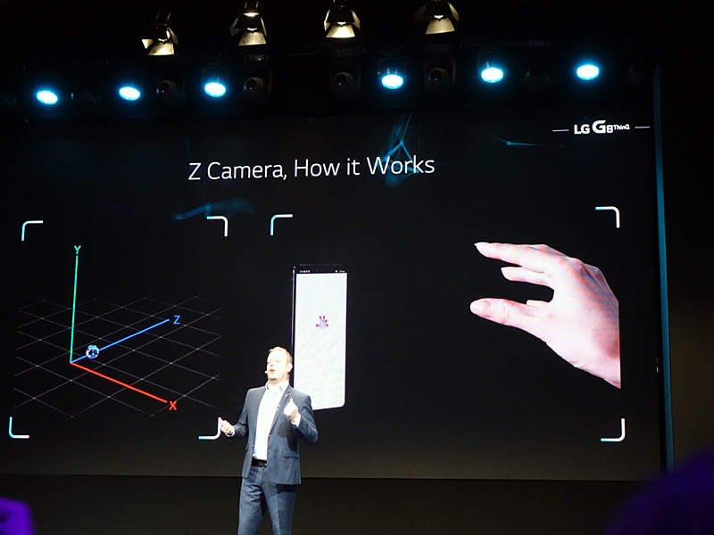 ToF技術を採用した3Dカメラの「Z Camera」を採用する