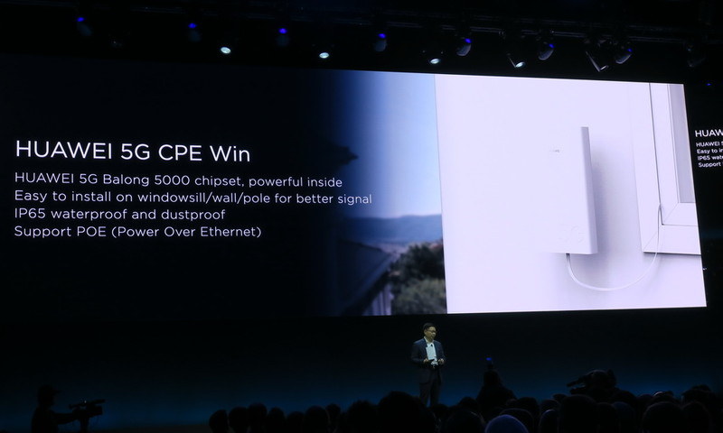 窓の外に設置することが可能な「HUAWEI 5G CPE WIN」も発表