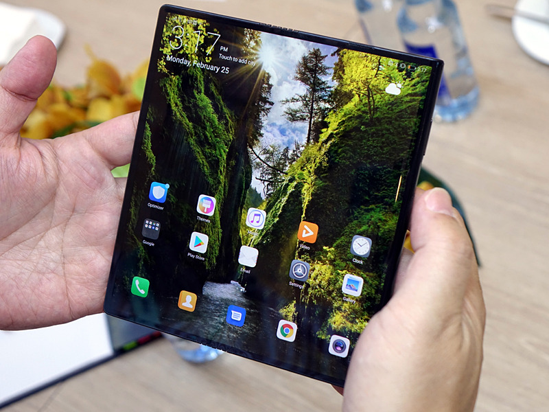 折りたたみ可能なMate X