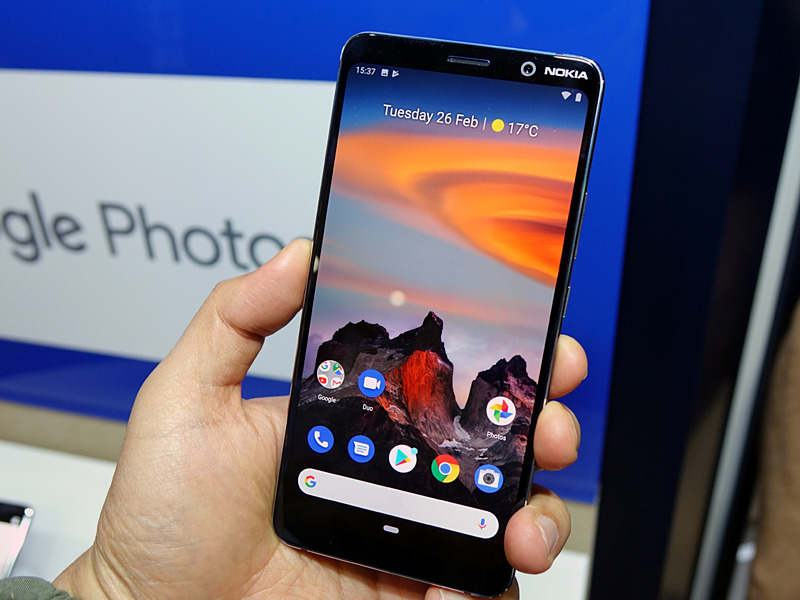 背面に5つのカメラを搭載した「Nokia 9 PureView」