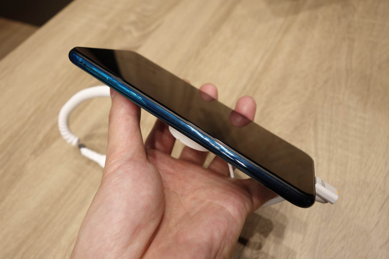 左側面にはなにもないデザイン