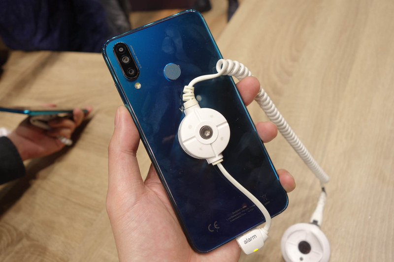 こちらはView3。背面側面ともにView3 Proとほぼ同じ