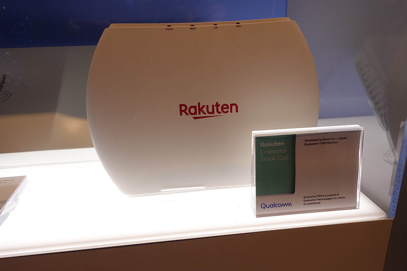 こちらは5Gではないが、楽天と共同開発したスモールセル基地局。楽天モバイルのネットワークに使われる