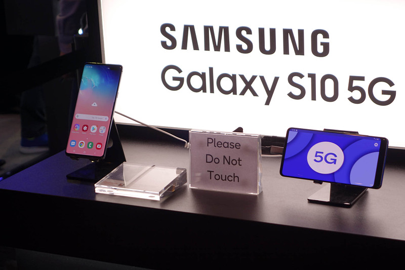 サムスンだけは端末のみの展示で、とくにアプリは動かしていなかった