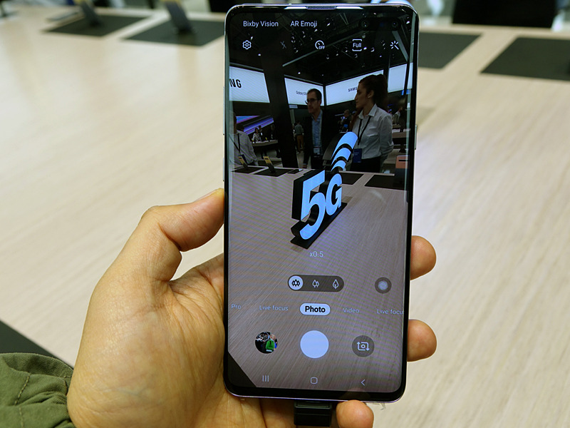 ウルトラワイド、通常、ズームと3段階に画角を変えることができるが、3D Depthカメラは有効になっていなかった