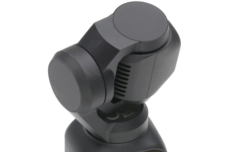 Osmo Pocketのスタビライザー部はけっこうデリケート。Osmo Pocketの「要」となる箇所でもありますので、携帯時はしっかり保護したいものです。