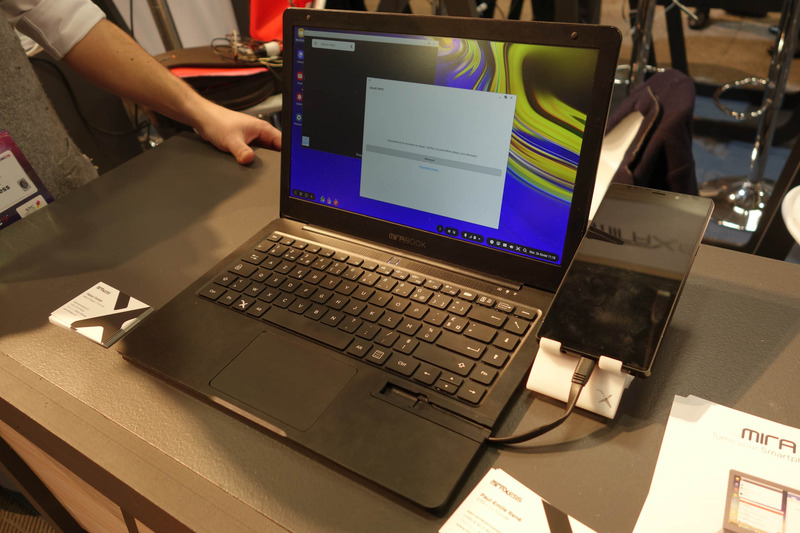 Mirabook。見た目はほぼほぼノートパソコン