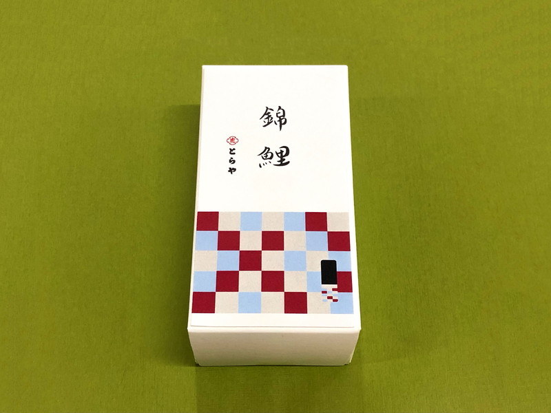 INFOBAR xvをモチーフとした羊羹