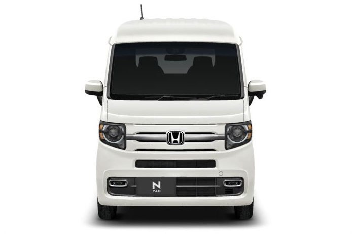 こんなクルマ。4ナンバー（小型貨物車）の軽自動車で、どちらかと言えばモノの輸送向け。いくつかグレードがありますが「+STYLE FUN・ターボ Honda SENSING」を選びました。N-VANについての詳細は公式ページをご覧ください。