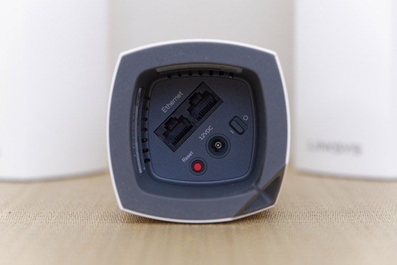 底面はくり抜かれた構造