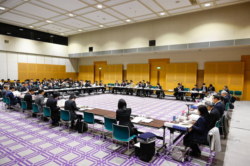「モバイル市場の競争環境に関する研究会」（モバイル研究会）第10回