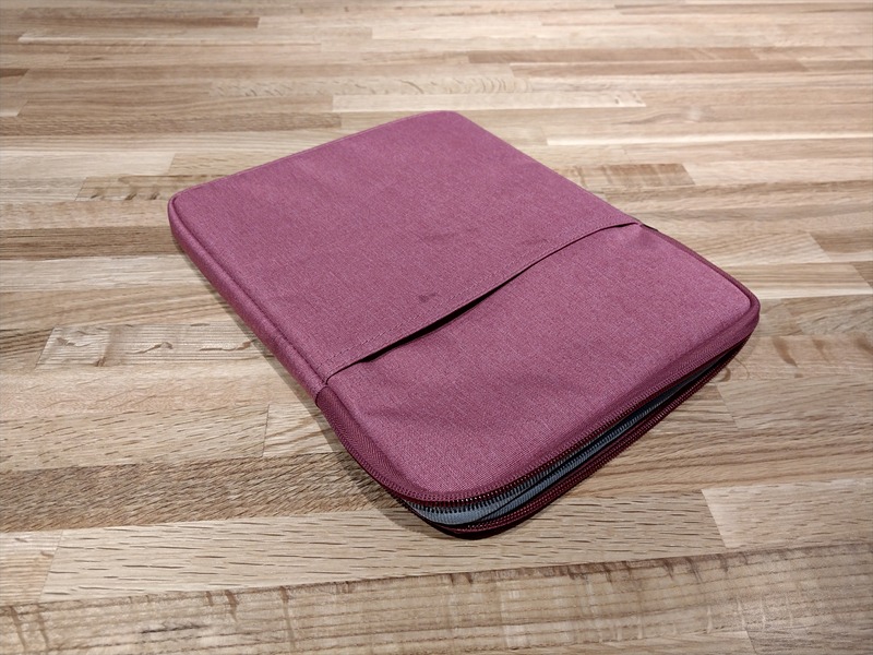 プライベート用のシンプルケース