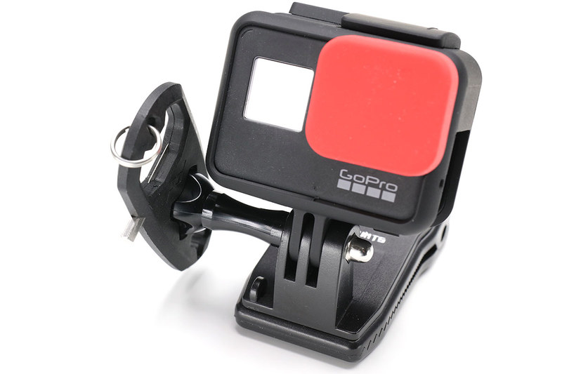 4mmのヘックスレンチを使ってPeak Designのクイックリリースプレートのネジを回すことができます。自転車のシートポストやステムのネジも回せたりしますネ。また、アクションカメラGoPro用マウントのネジ回しにも使えて、GoProをガッチリ固定できます。