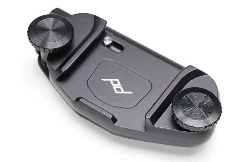 CAPTURE V3にV2用ネジを移植した様子。って、どこが変わったかほとんどわかりません。でも、これでキャプチャーツールを使えるようになりました。ただし、キャプチャーツールが少しだけ浮いた状態になるので、やや気を付けて回す必要があります。ネジにキャプチャーツールを押し付けるようにして回すとイイ感じ。