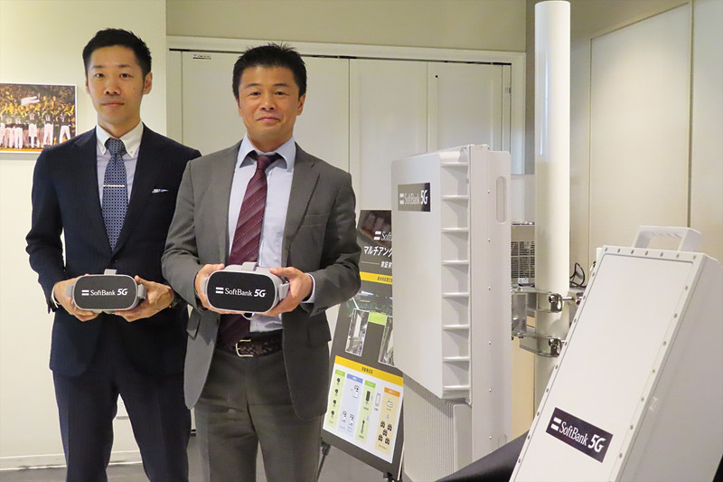モバイルネットワーク本部 アドバンスド事業推進室 VR事業推進課 課長の加藤欽一氏（左）とテクノロジーユニット モバイル技術統括 モバイルネットワーク本部 本部長の野田真氏（右）