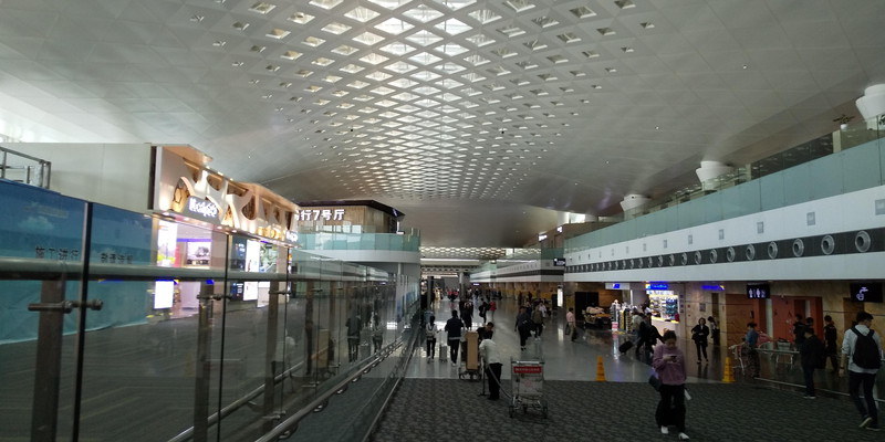 杭州蕭山国際空港、こちらで飛行機を乗り換え、1時間ちょっと間が空きました。