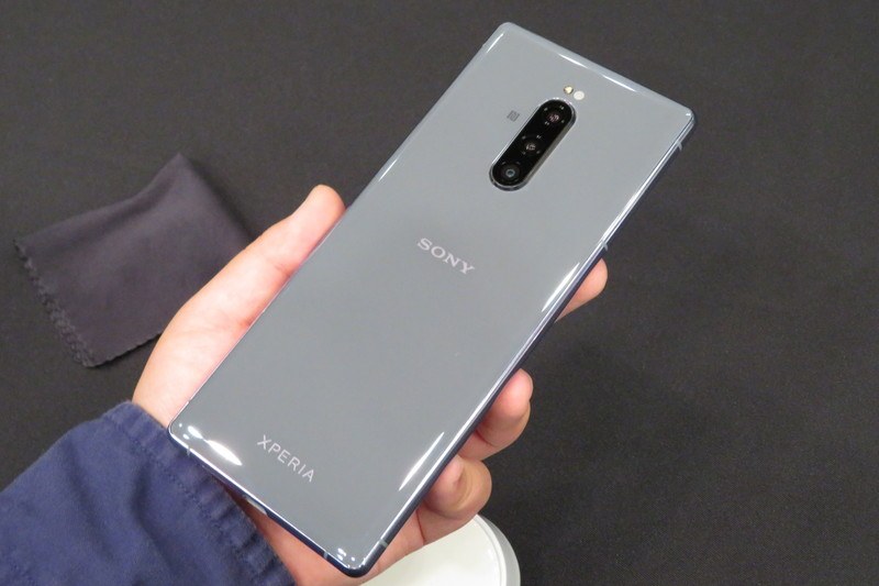 Xperia 1（グレー）