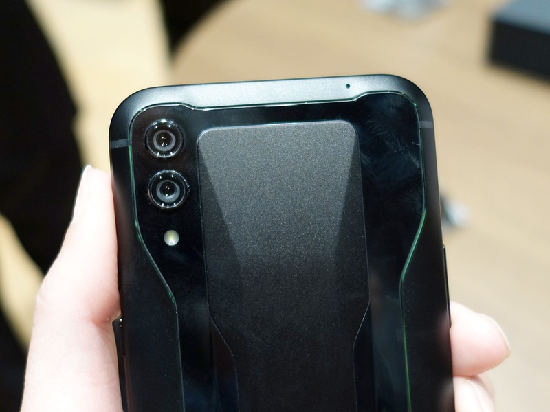 メインカメラはデュアル仕様