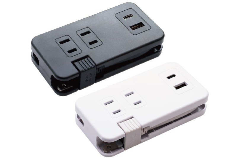 ミヨシの「モバイルUSB-ACタップ IPA-24AC3」（<a href="https://www.mco.co.jp/products_tablet/ipa-24ac3/" class="strong bn" target="_blank">公式ページ</a>）。USB-ACアダプターというよりも、携帯用ACタップにUSB給電機能を内蔵したというイメージの製品です。USB給電ポートは USB A ポートと USB Type-C ポートの2ポートを備え、合計出力は3.4A。スマートフォンとタブレットなどを同時に充電できます。ACプラグ差込口は表裏合計で3つ。コンセントにつなぐACケーブルの長さは約20cmで、ケーブルは本体に収まります。サイズは約約幅56×高さ110×奥行き23mm。色はホワイトとブラックがあります。定格入力はAC100V・50/60Hzなので、国内使用に限られます。直販税込価格は2678円。