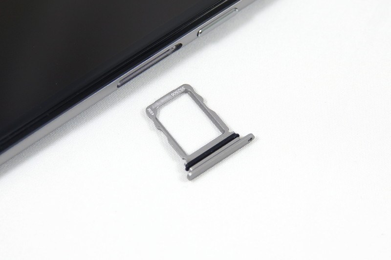 SIMスロット