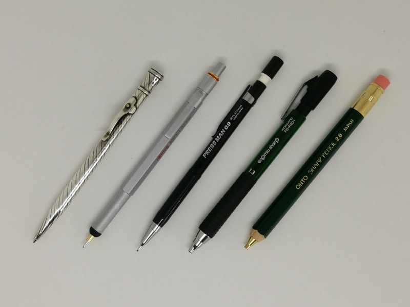 シャープペンシルは、長い歴史があり、芯の太さだけでも0.2～5.6mmまで数種類はあるバリエーションが楽しい筆記具だ