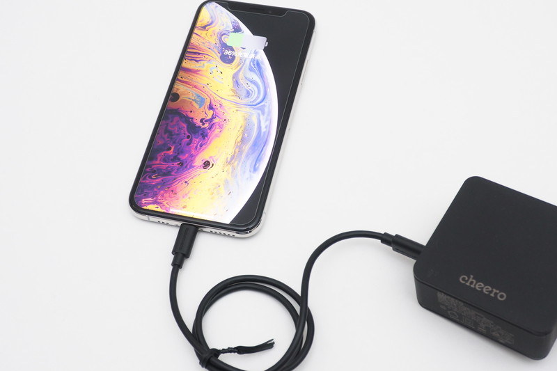 USB Power Deliveryに対応した機器から給電すると充電が開始された