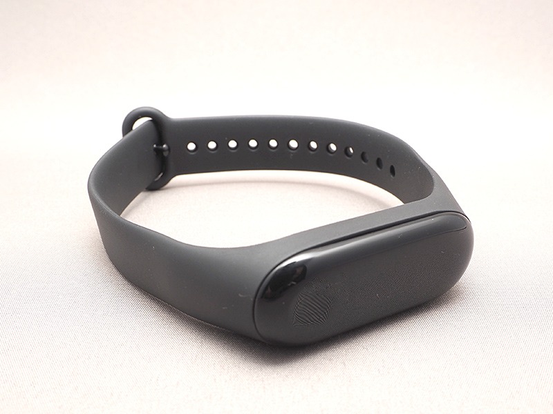 連続使用20日間の長持ち活動量計「Mi Band 3」