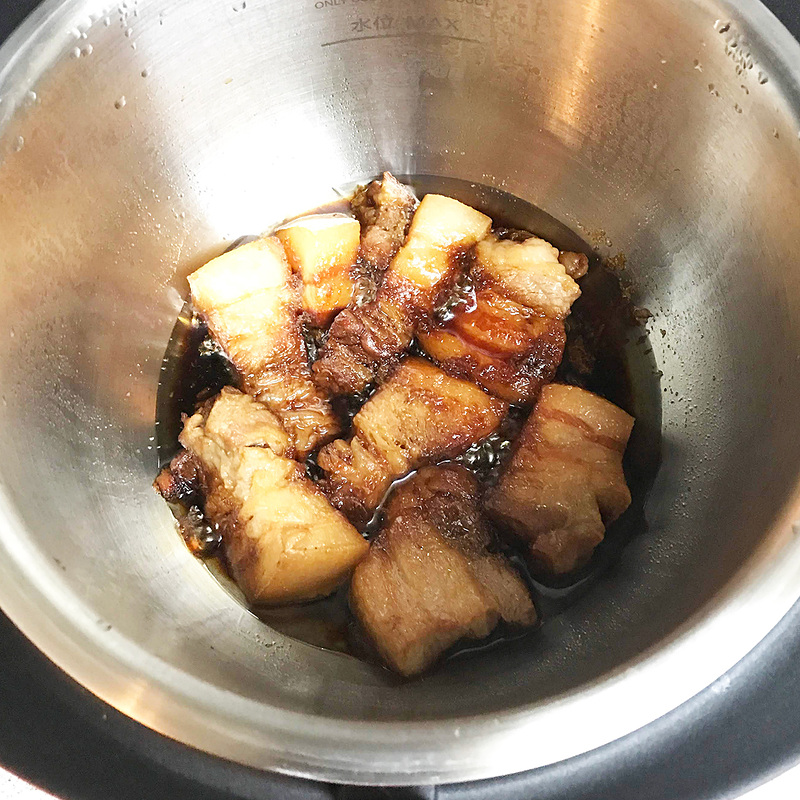 煮込み料理なら、ほぼなんでも作れます。これは豚の角煮