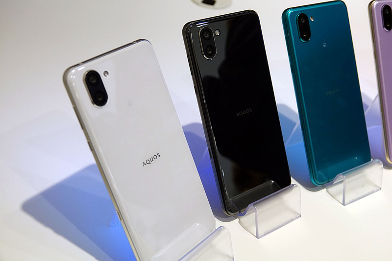 Premium Black、Platinum White