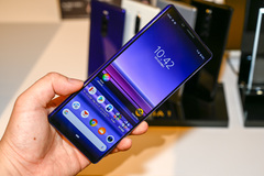 auから「Xperia 1 SOV40」、トリプルカメラに4Kディスプレイ