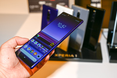 auから「Xperia 1 SOV40」、トリプルカメラに4Kディスプレイ