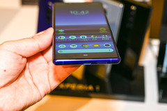 auから「Xperia 1 SOV40」、トリプルカメラに4Kディスプレイ