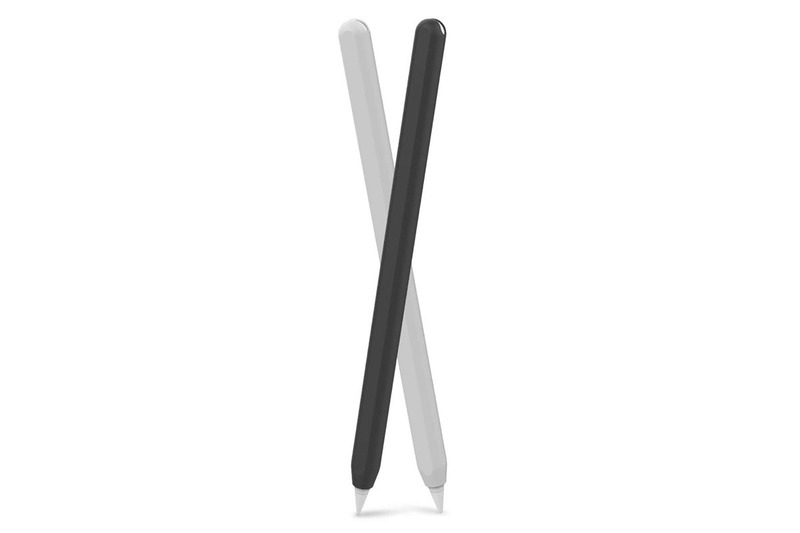 こちらはAhaStyleブランドの第2世代Apple Pencil用ケース。2本（2色）セットで899円でした。上のケースよりさらに少し薄手で、極薄レベルのケース型グリップです。こちらも、ケースに入れた状態で充電あペアリングができ、そのときの吸着力も十分強いと感じられます。第2世代Apple Pencilが無駄に太くなり過ぎたりせず、持った感じも好印象。カラーバリエーションも豊富ですね。コストパフォーマンスが高いケースだと感じられます。