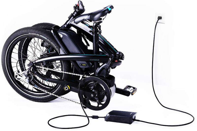 Vektronはフォールディングe-bike。折り畳んでコンパクトにして置いておけます。リアキャリアを装着すればさらに省スペース保管が可能。