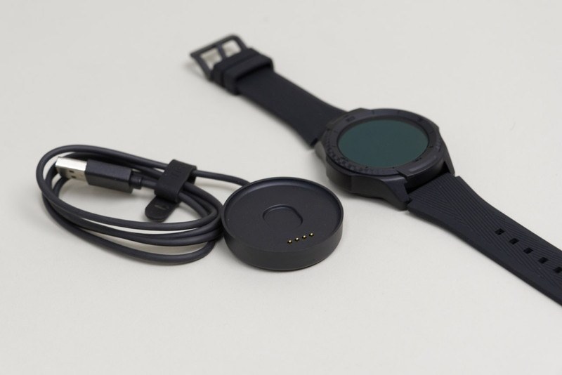 充電用クレードルが同梱