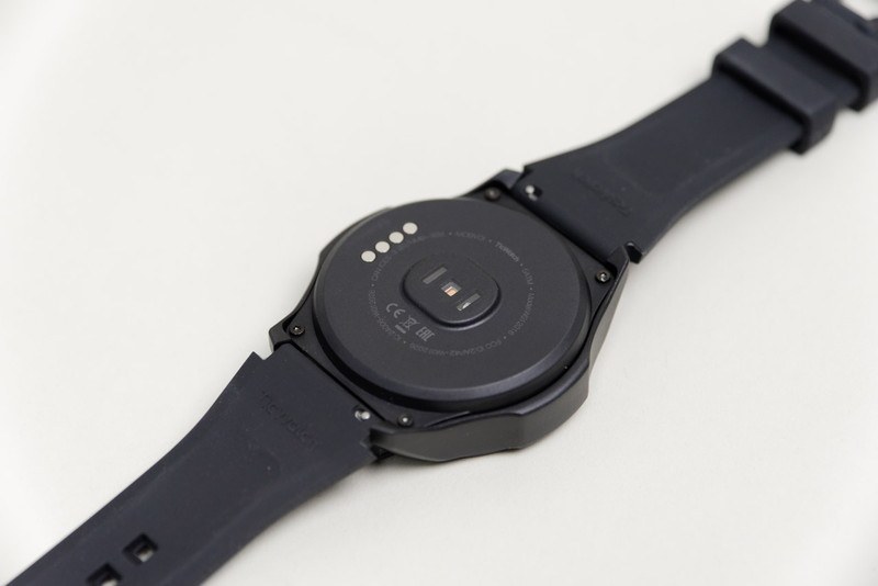 心拍センサーなどを搭載