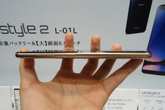 LG style2 L-01L」、3900mAhの大容量バッテリーと6.0インチの大画面