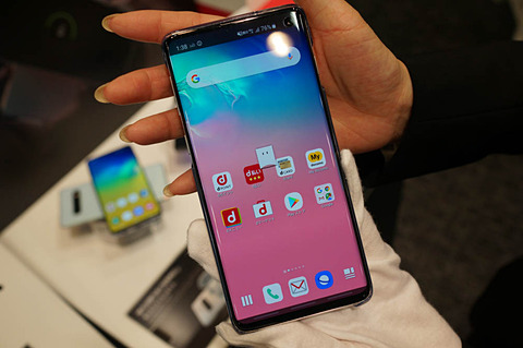 3つのメインカメラと画面内指紋認証を搭載する「Galaxy S10 SC-03L」6