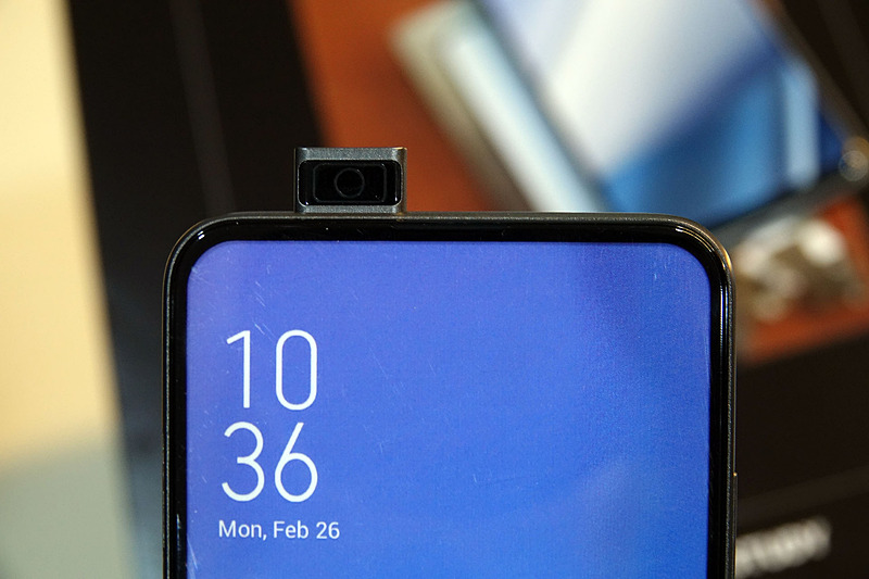 開発時に検討したというポップアップ型